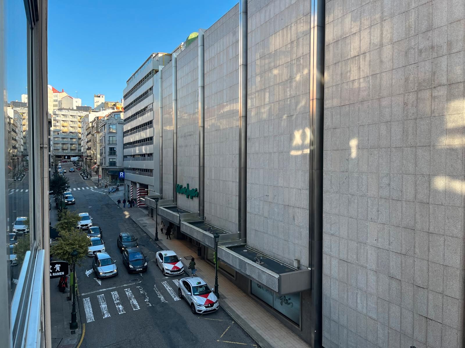 Vista exterior de Pis en venda en Vigo  amb Parquet i Balcó