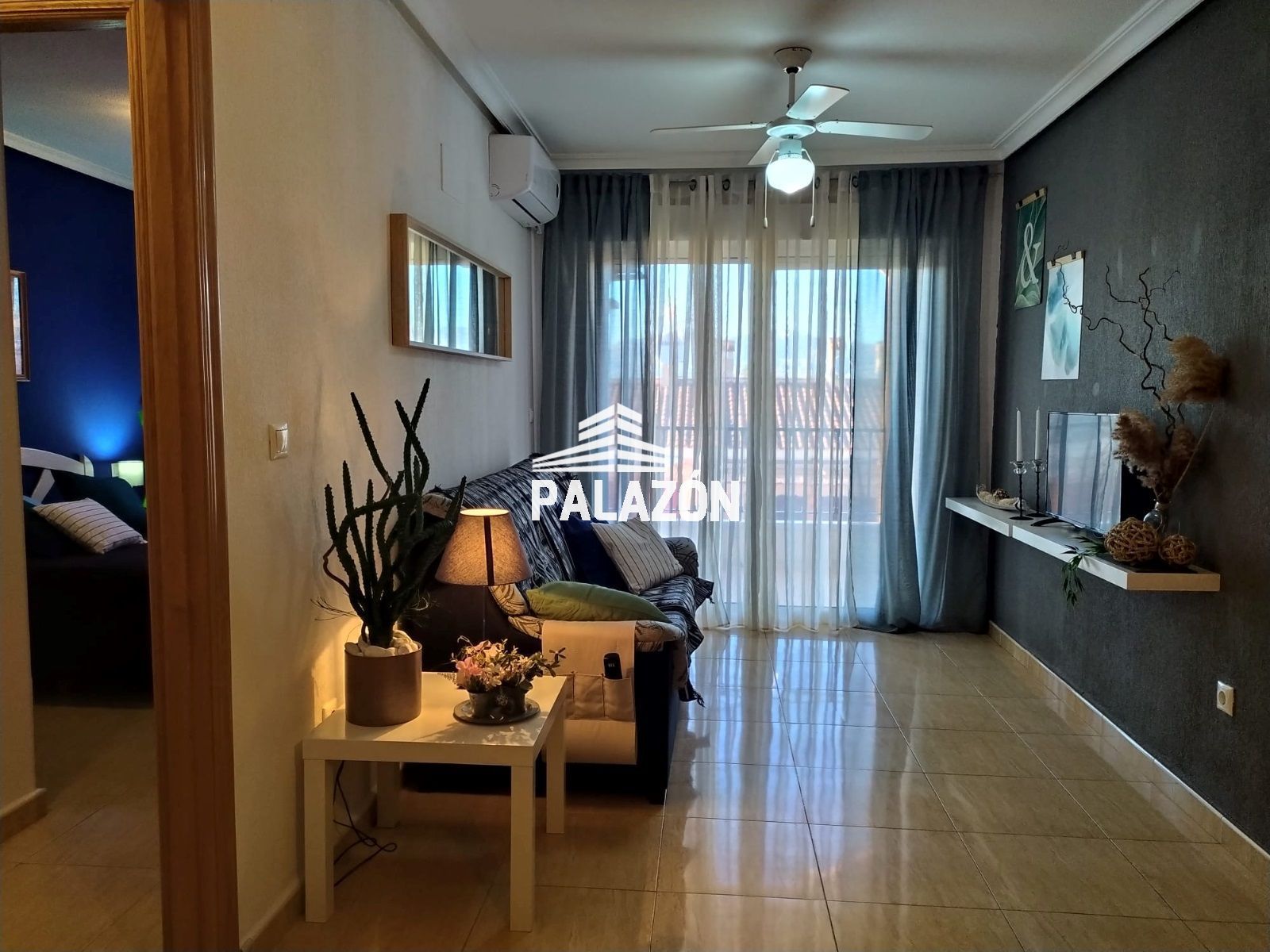 Sala d'estar de Apartament de lloguer en San Isidro amb Aire condicionat i Moblat