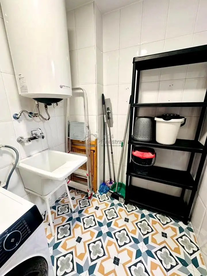 Bathroom of Flat for rent in Benidorm  with Terrace, Furnished and Community pool