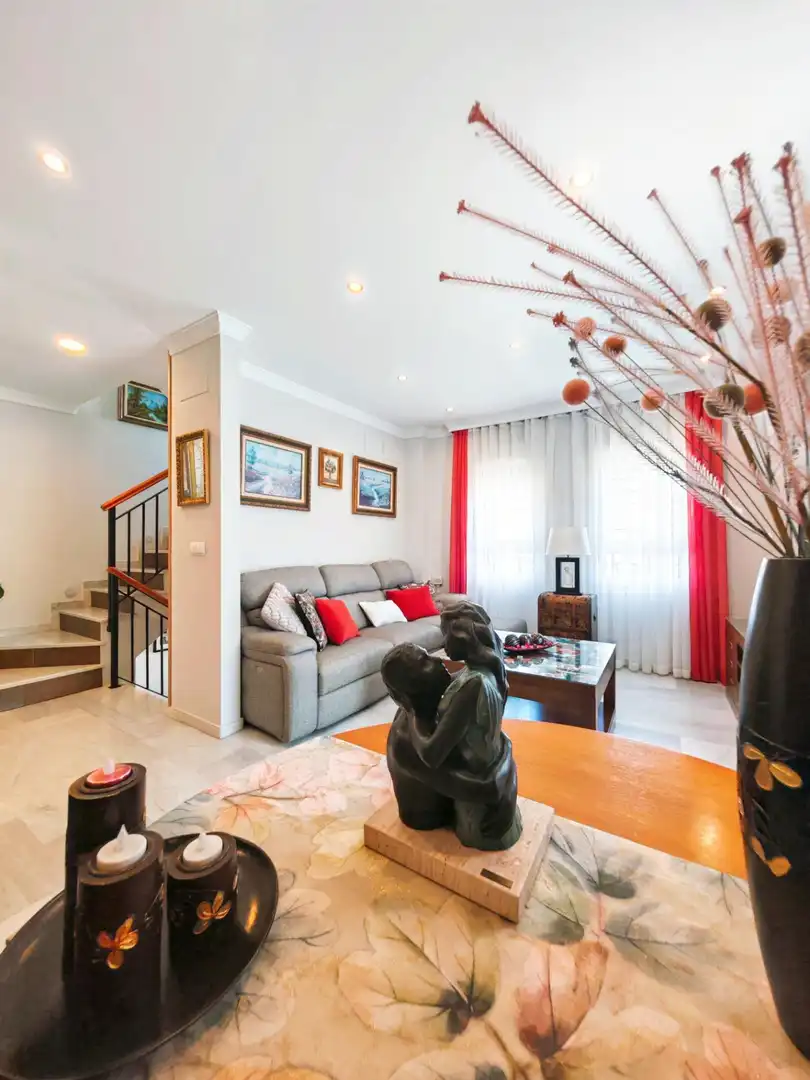 Sala de estar de Casa adosada en venta en San Fernando con Aire acondicionado, Calefacción y Jardín privado