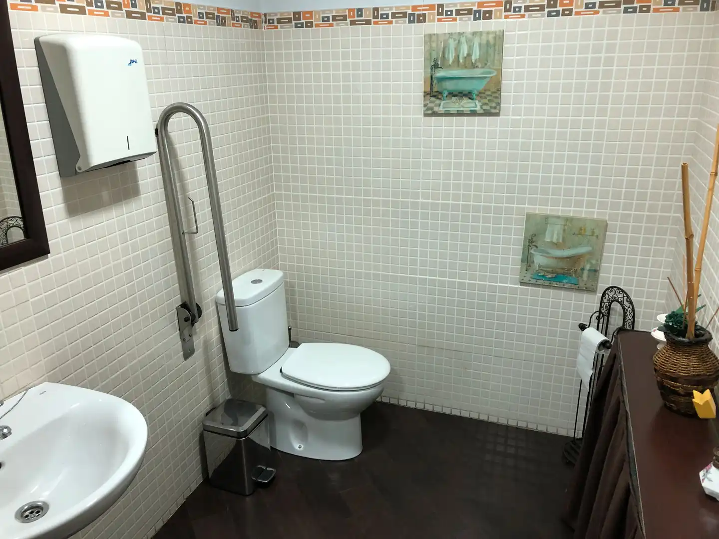 Bathroom of Commercial properties for sale in Ciudad Real  with Air Conditioner and Heating
