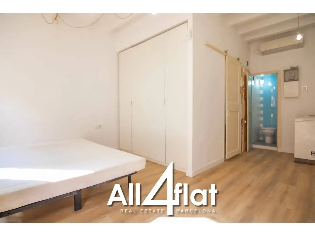 Habitación de Estudio de alquiler en Ciutat Vella