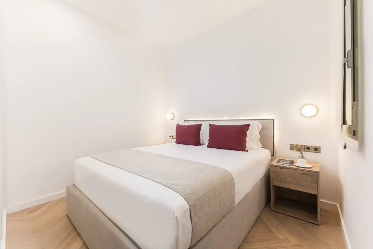 Dormitori de Apartament de lloguer en Barcelona amb Aire condicionat, Calefacció i Moblat