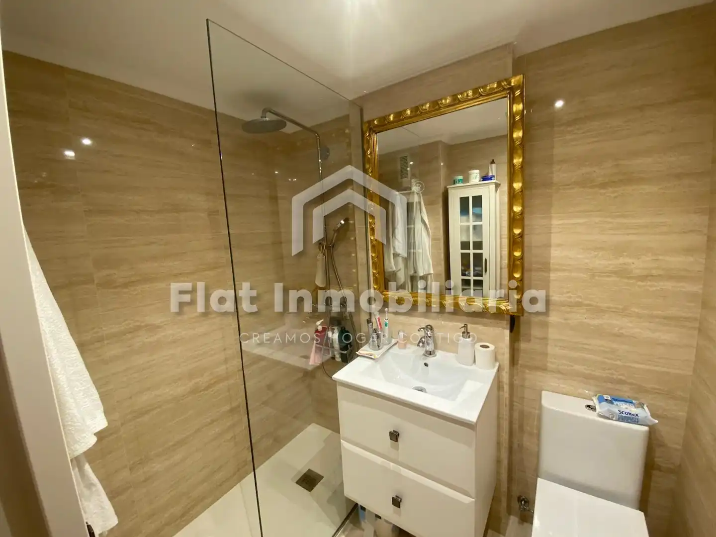 Baño de Piso en venta en Castro-Urdiales con Calefacción, Parquet y Terraza