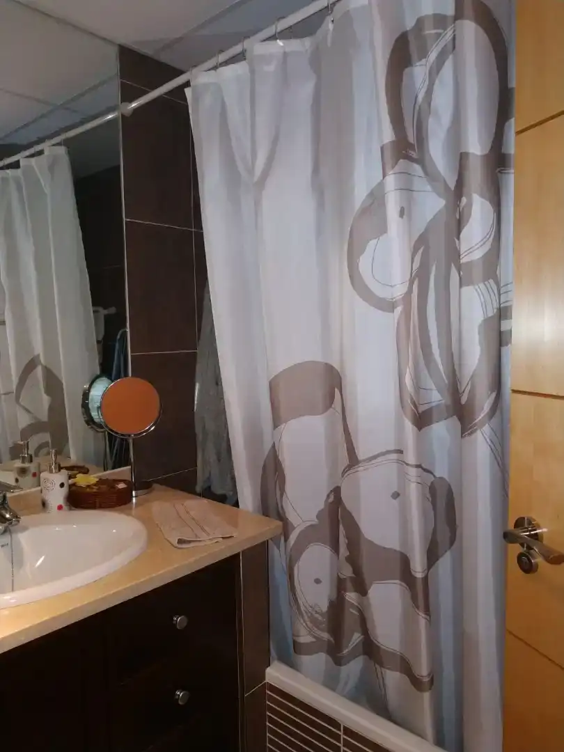Badezimmer von Wohnung zur Miete in Carmona mit Klimaanlage