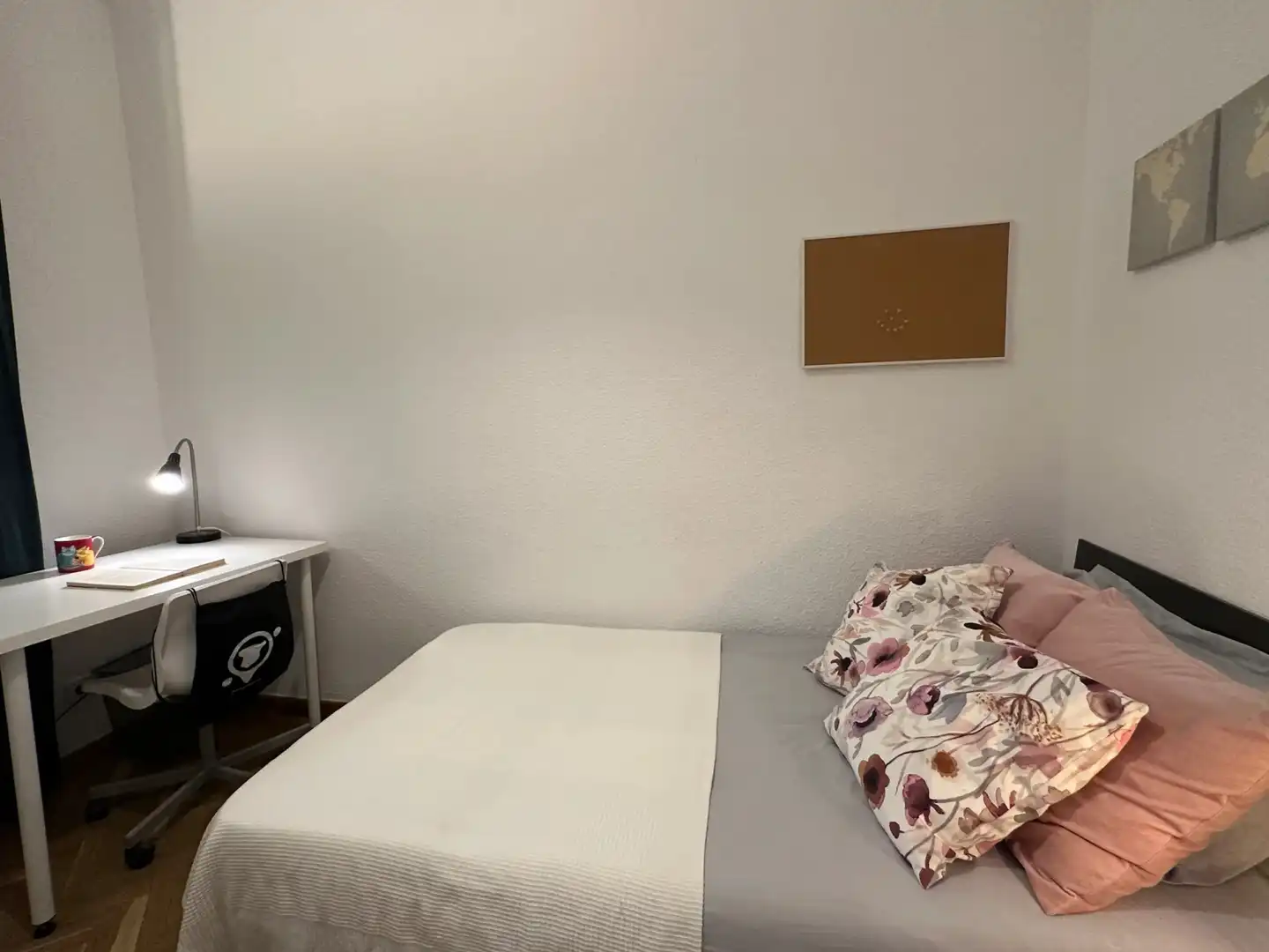 Bedroom of Flat for share in Barrio de Salamanca