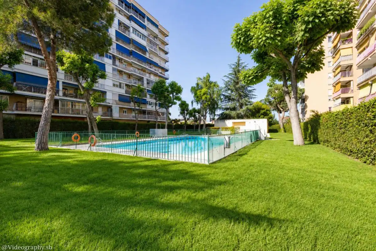 Piscina de Planta baixa en venda en Móstoles amb Aire condicionat, Calefacció i Jardí privat