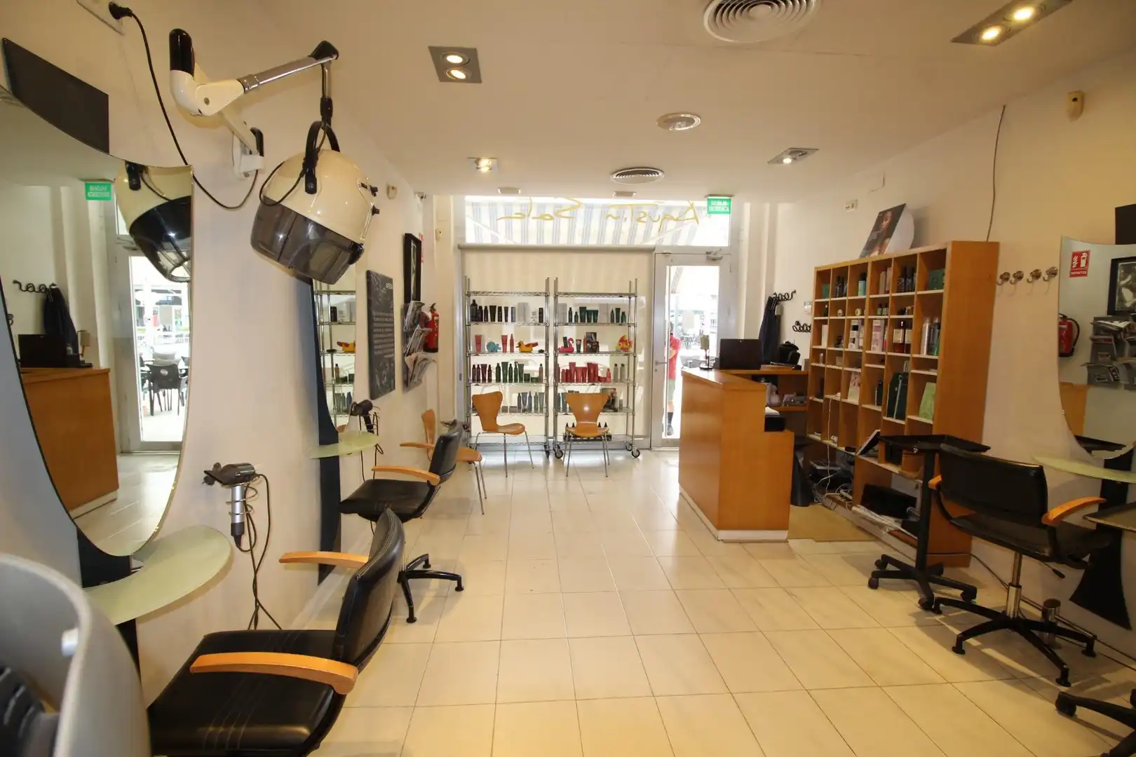 Commercial properties for sale in Alicante / Alacant  with Air Conditioner, Terrace and Furnished