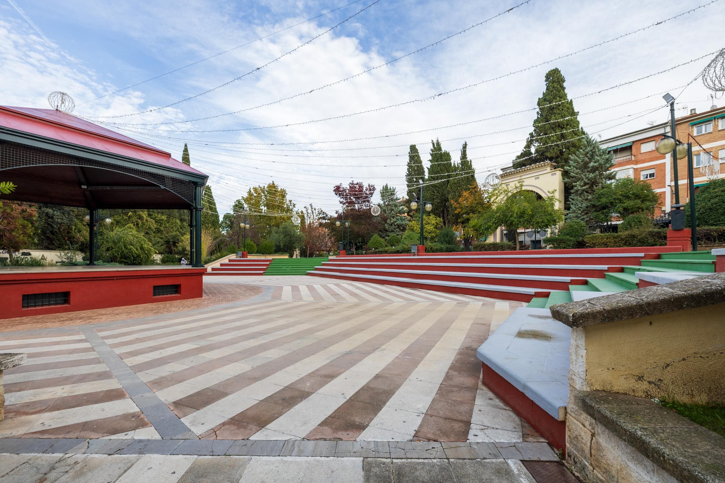 Casa adosada en venda a  Pl. del Sol, 3, La Zubia Ciudad