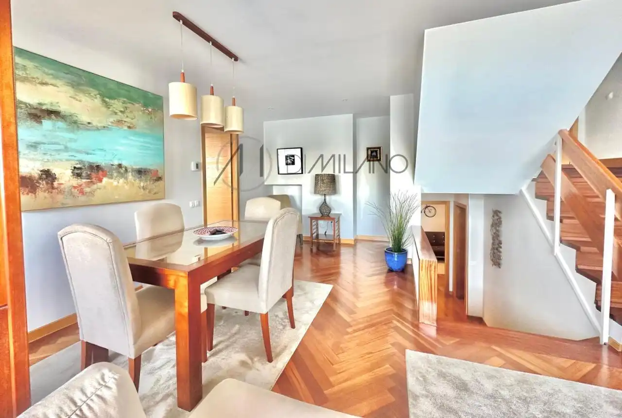 Sala de estar de Dúplex en venta en Vigo  con Calefacción y Parquet