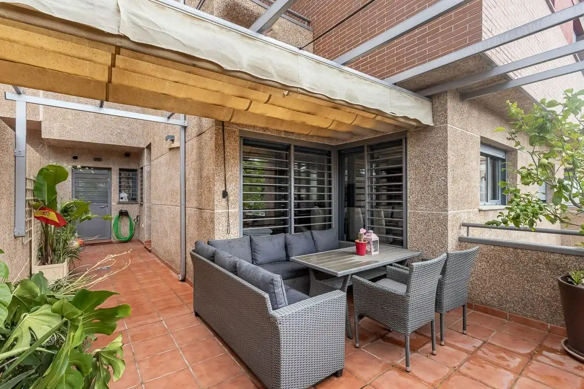 Detached homes for sale in Poniente