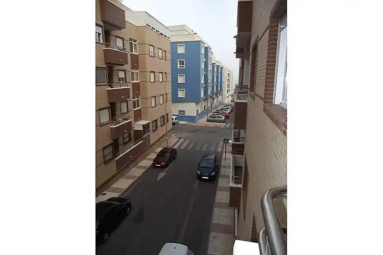Vista exterior de Piso en venta en Roquetas de Mar con Terraza, Amueblado y Piscina comunitaria