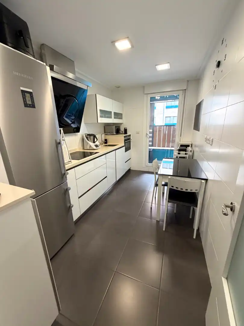 Cocina de Piso en venta en Barakaldo  con Trastero, Amueblado y Balcón