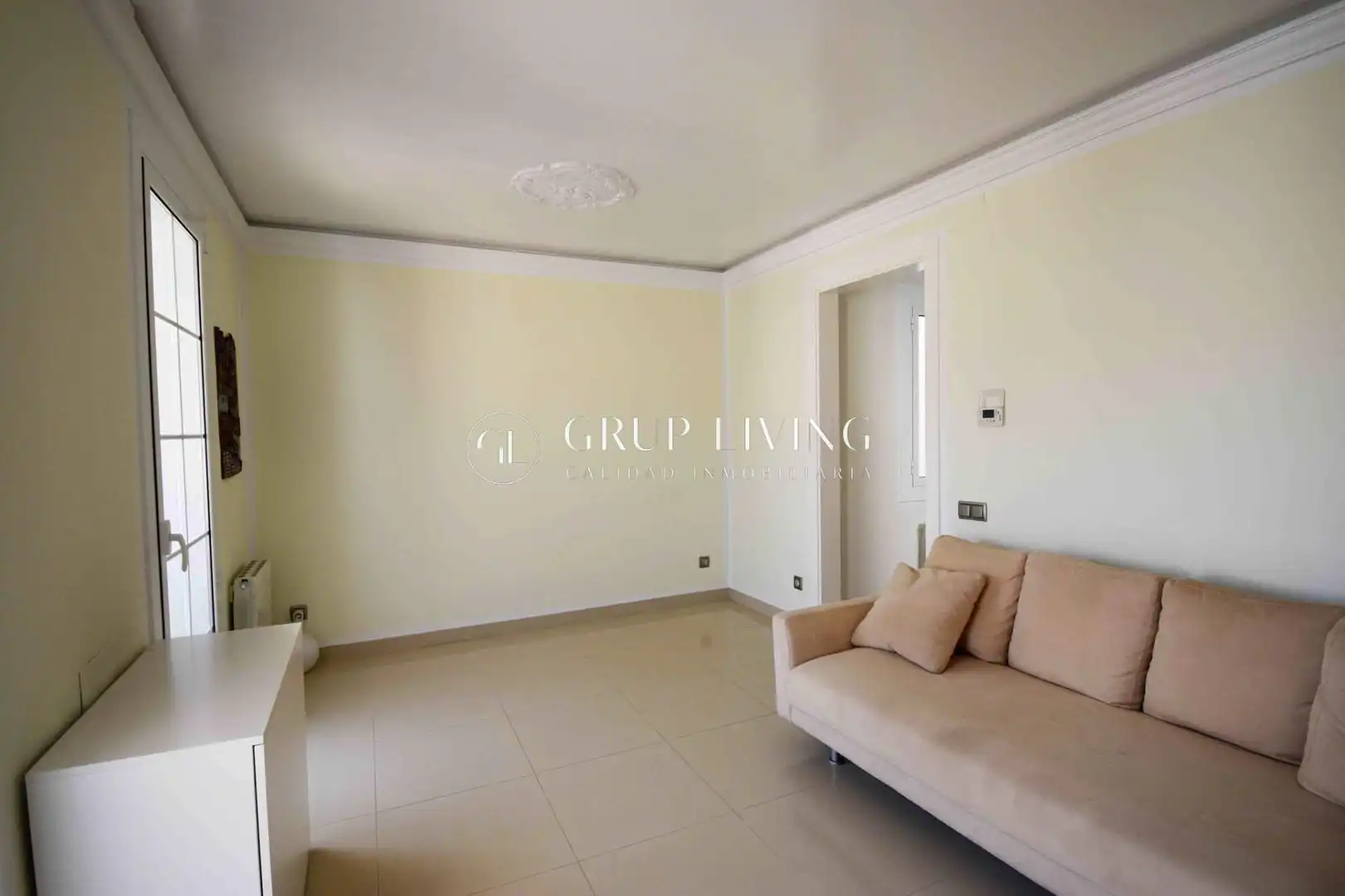 Sala de estar de Piso en venta en Sitges con Aire acondicionado, Calefacción y Terraza