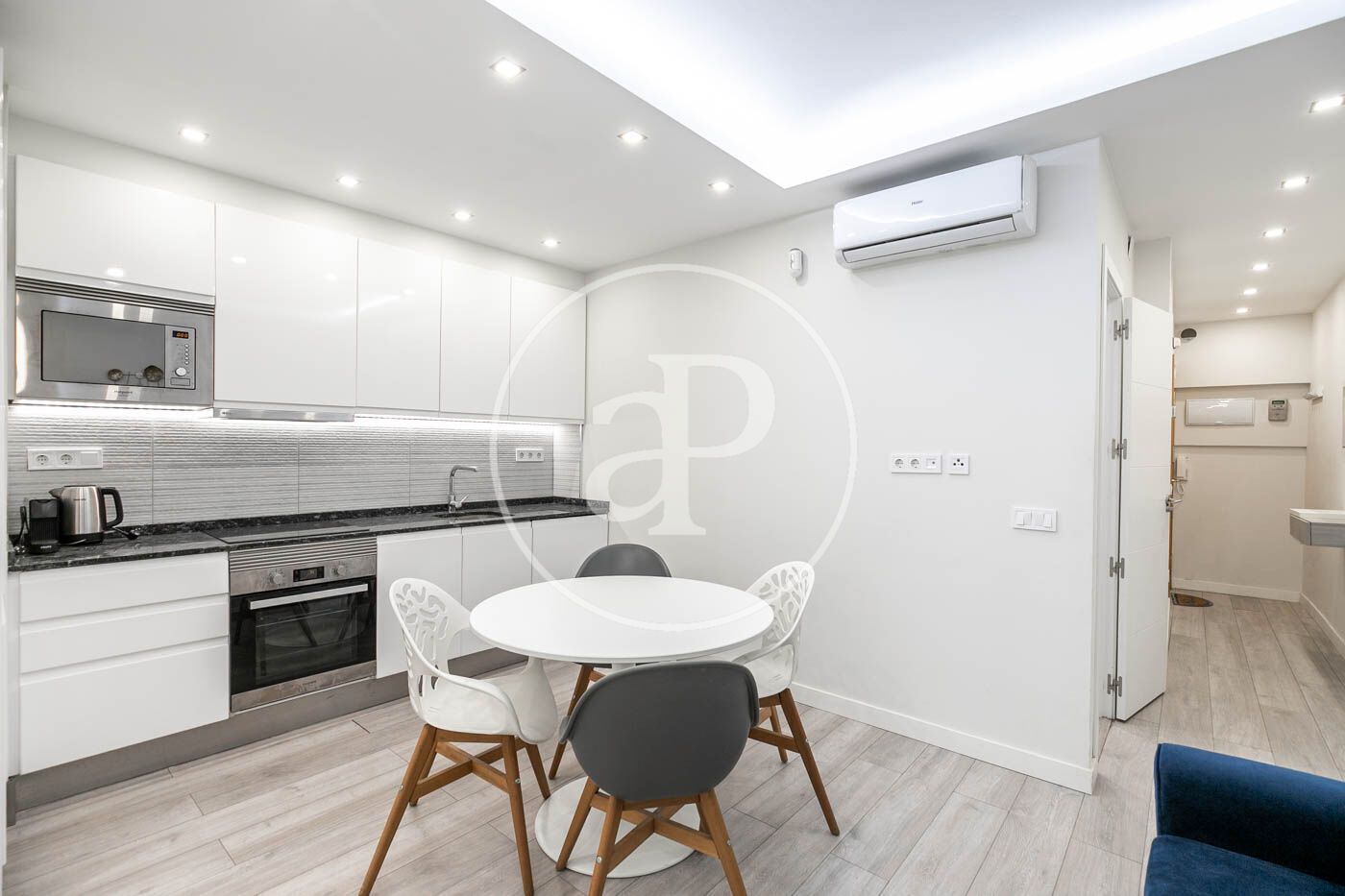 Kitchen of Flat for sale in  Barcelona Capital  with Air Conditioner, Heating and Balcony