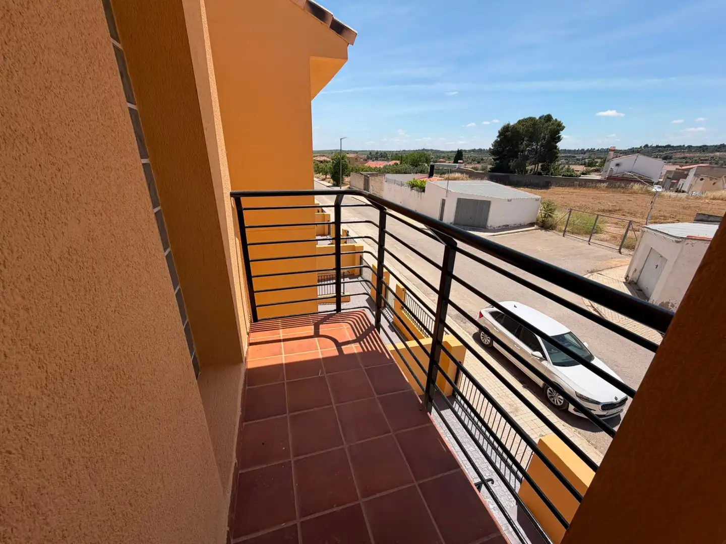 Terrassa de Casa adosada en venda en Utiel amb Calefacció, Parquet i Terrassa
