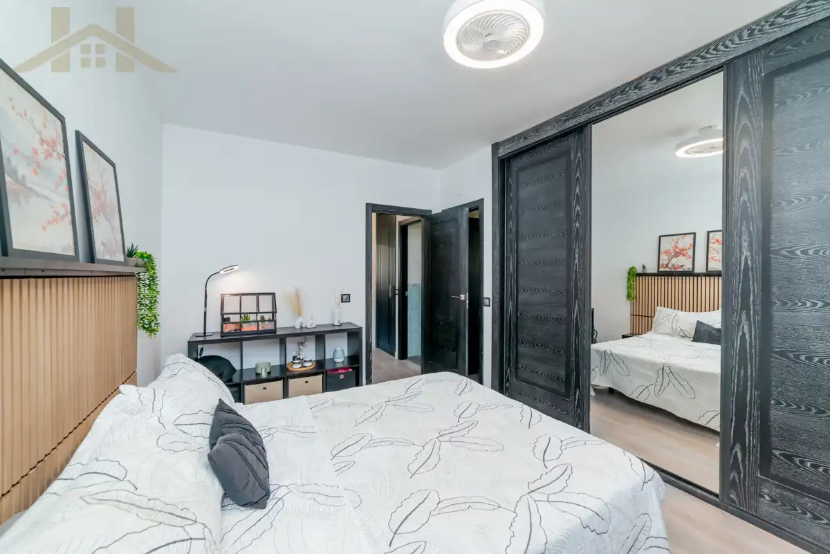 Casa aparellada amb jardí en venda a Calle Camilo José Cela, imagen 9