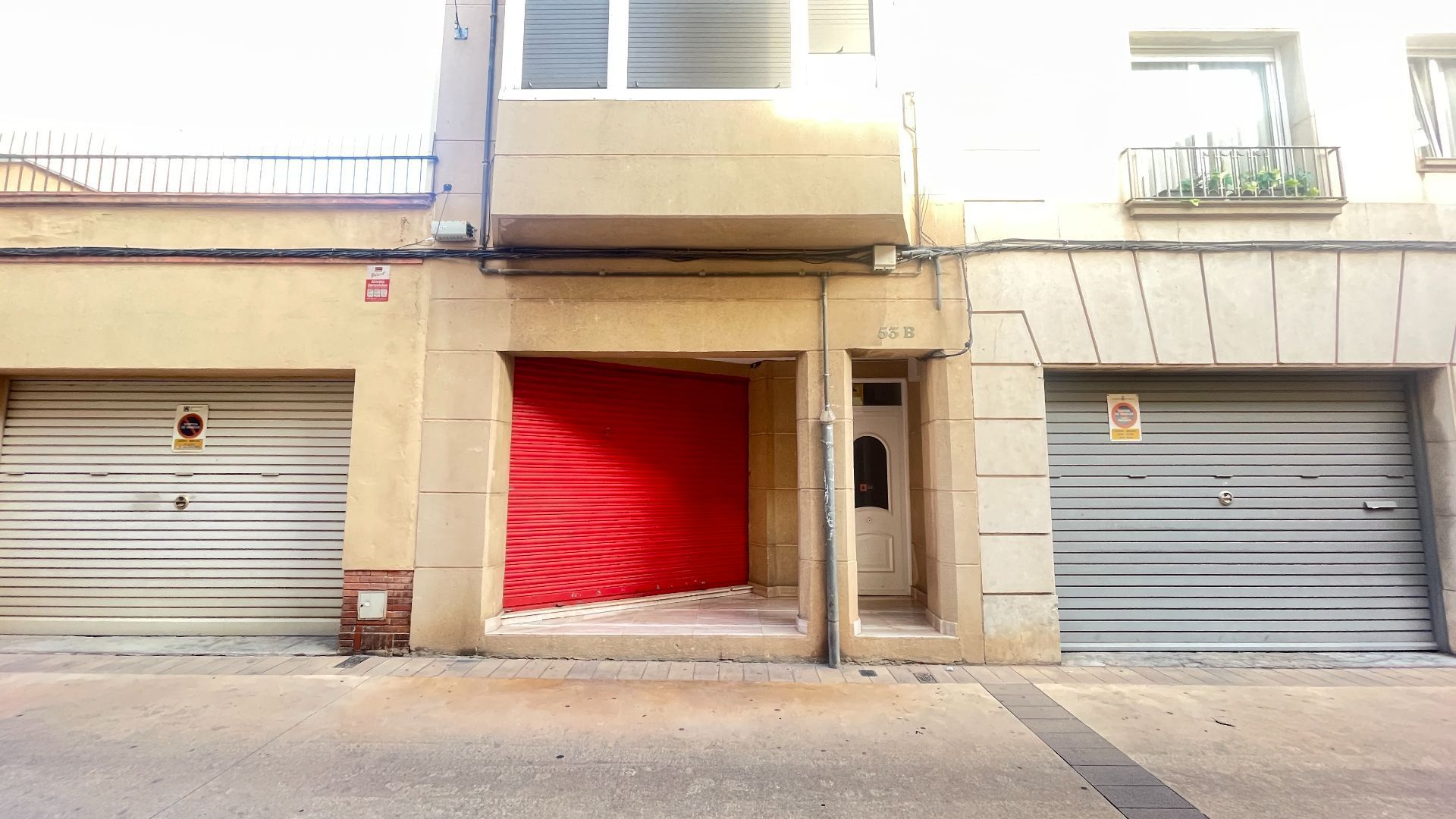 Vista exterior de Local en venda en Terrassa