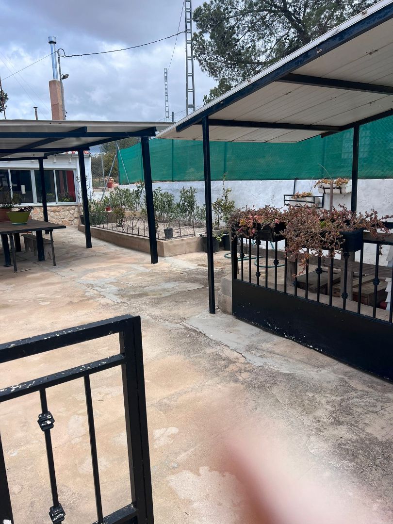 Terrace of House or chalet for sale in Almansa  with Heating, Private garden and Swimming Pool