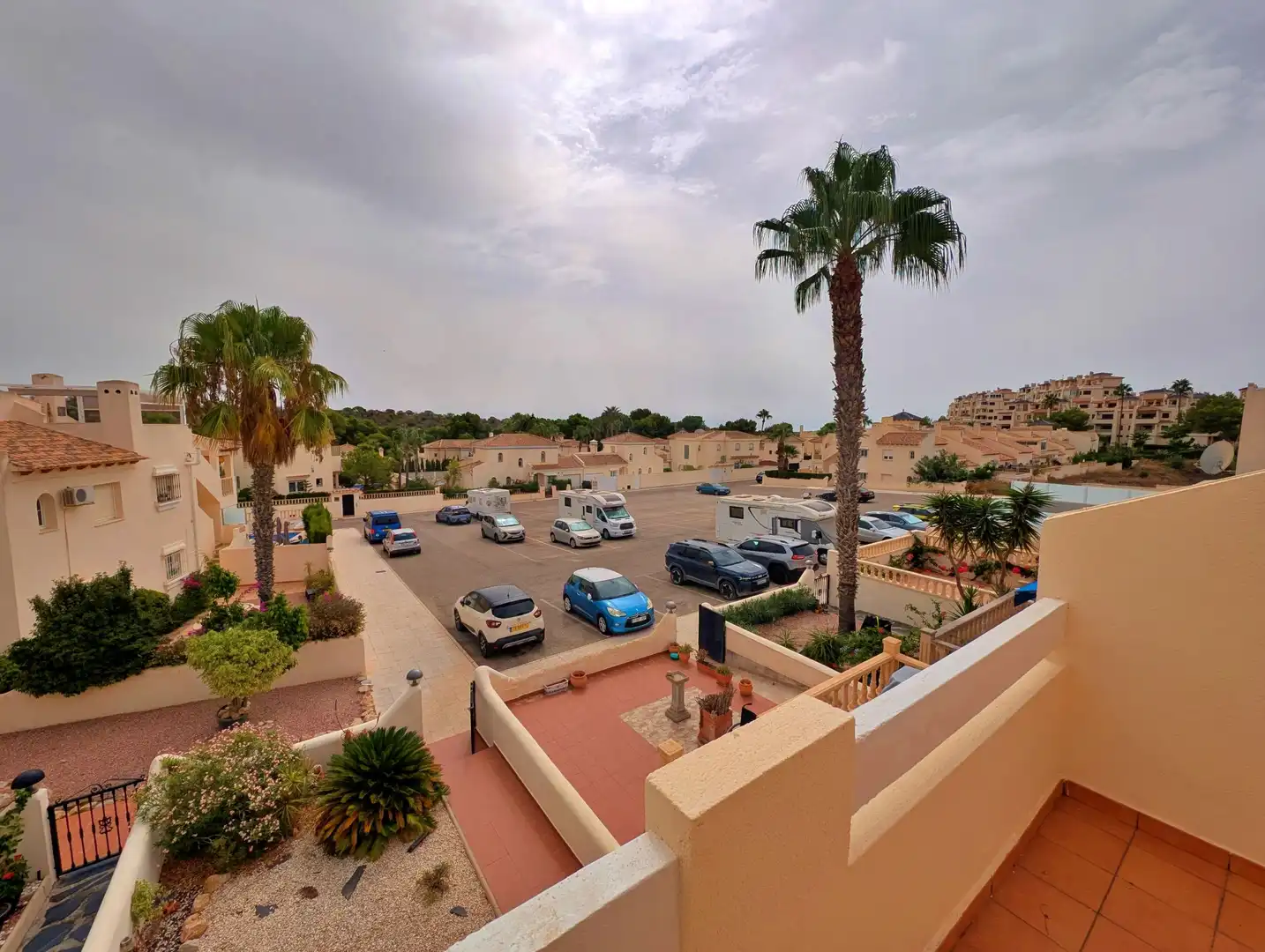 Vista exterior de Casa o chalet en venta en Orihuela con Aire acondicionado, Terraza y Piscina