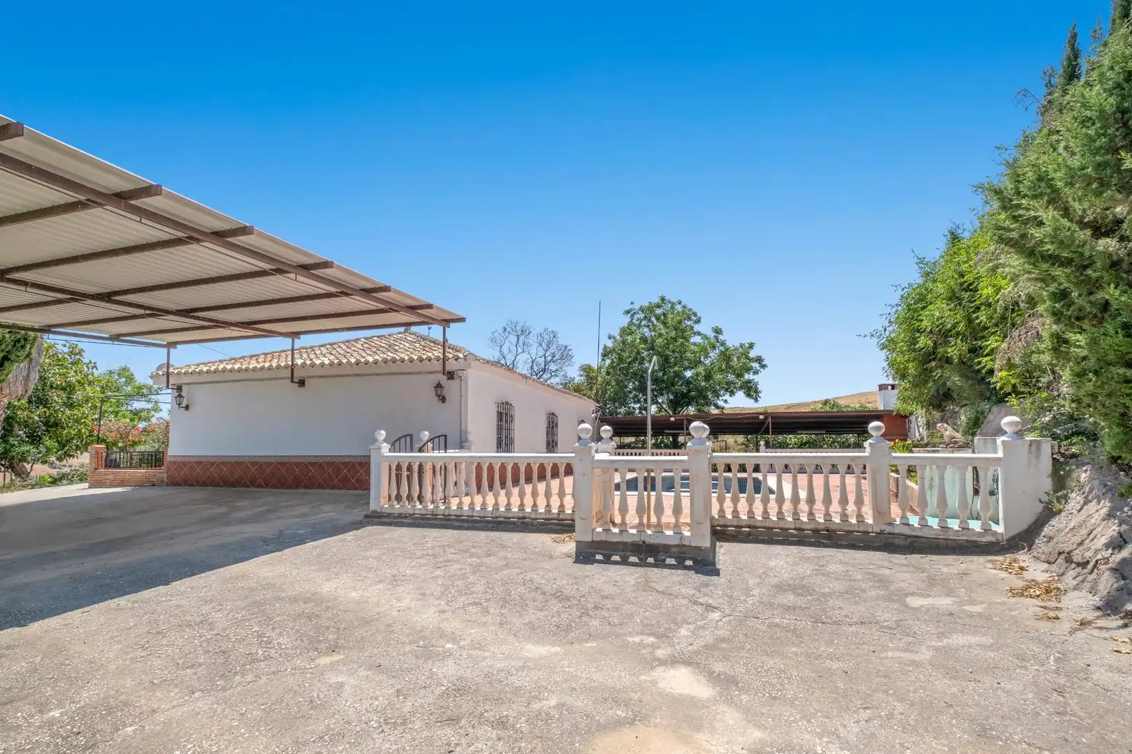 Vista exterior de Casa o xalet en venda en Pizarra amb Calefacció, Jardí privat i Terrassa