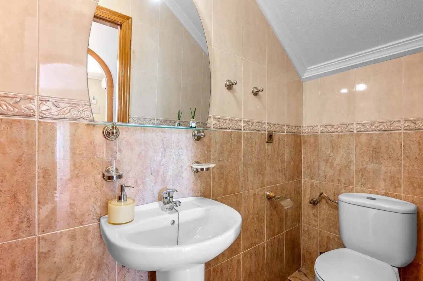 Baño de Casa adosada en venta en Orihuela con Aire acondicionado, Jardín privado y Terraza