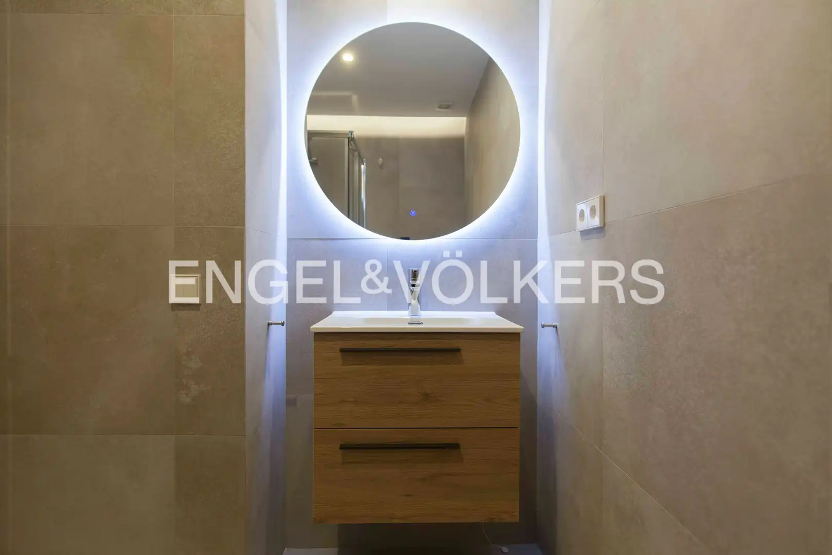 Bathroom of Flat for sale in Barcelona  with Air Conditioner, Heating and Parquet flooring