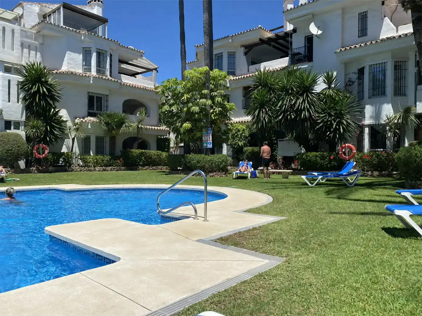 Garten von Erdgeschoss zur Miete in Marbella mit Klimaanlage und Schwimmbad