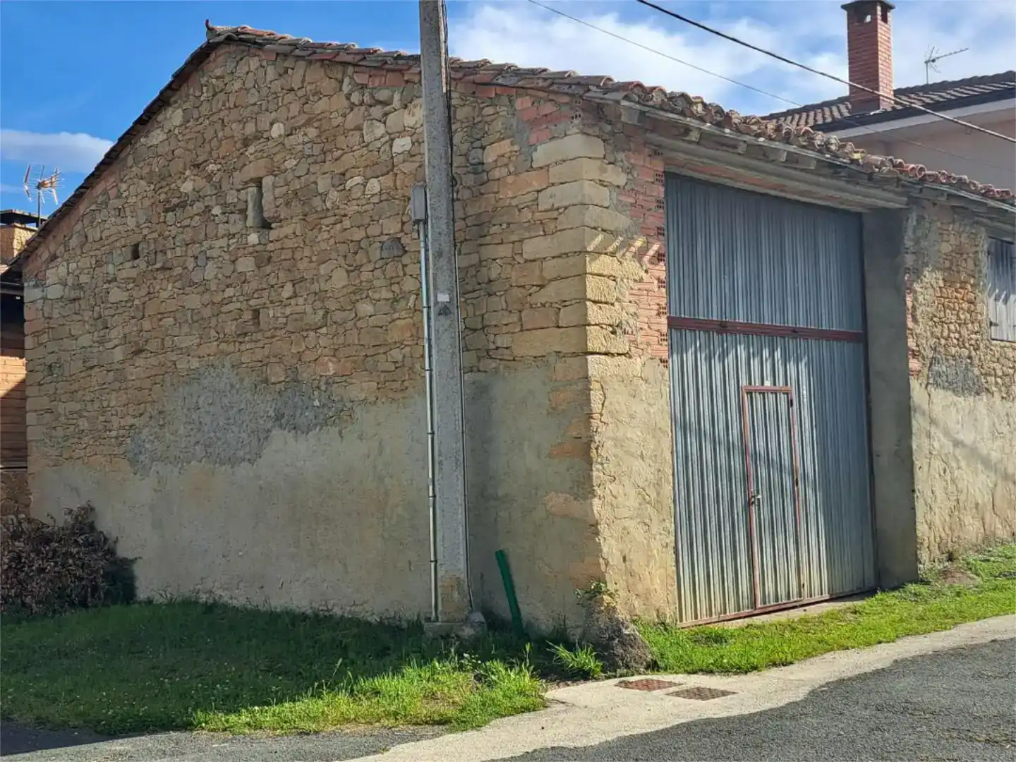 Vista exterior de Planta baixa en venda en Medina de Pomar