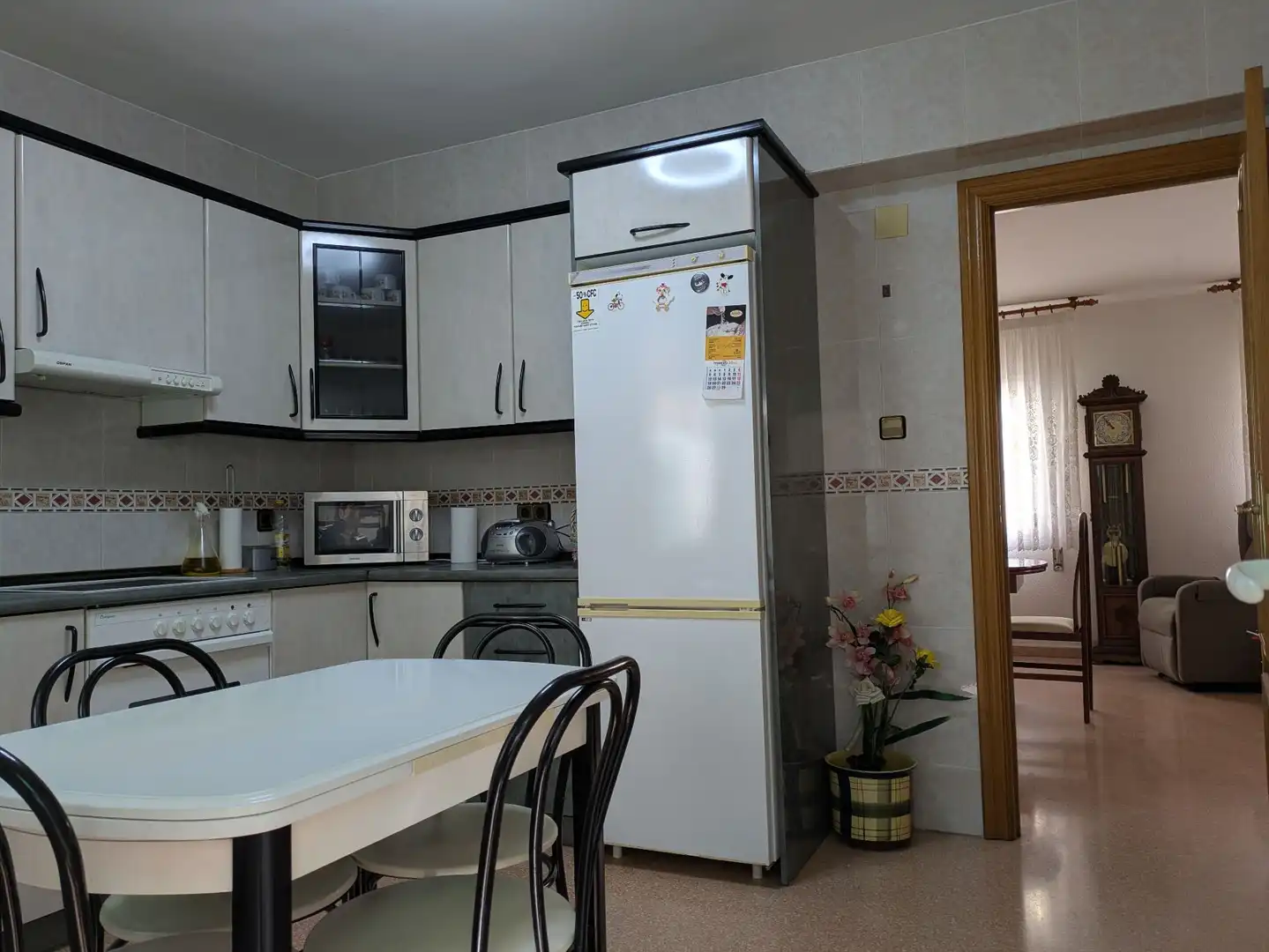 Cuina de Casa o xalet en venda en Monzón amb Aire condicionat, Calefacció i Jardí privat