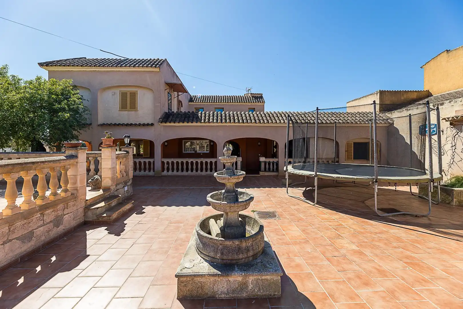 Terrasse von Country house zum Verkauf in  Palma de Mallorca mit Klimaanlage, Heizung und Privatgarten