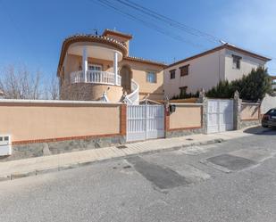 Vista exterior de Casa o xalet en venda en Alhendín amb Aire condicionat, Calefacció i Jardí privat