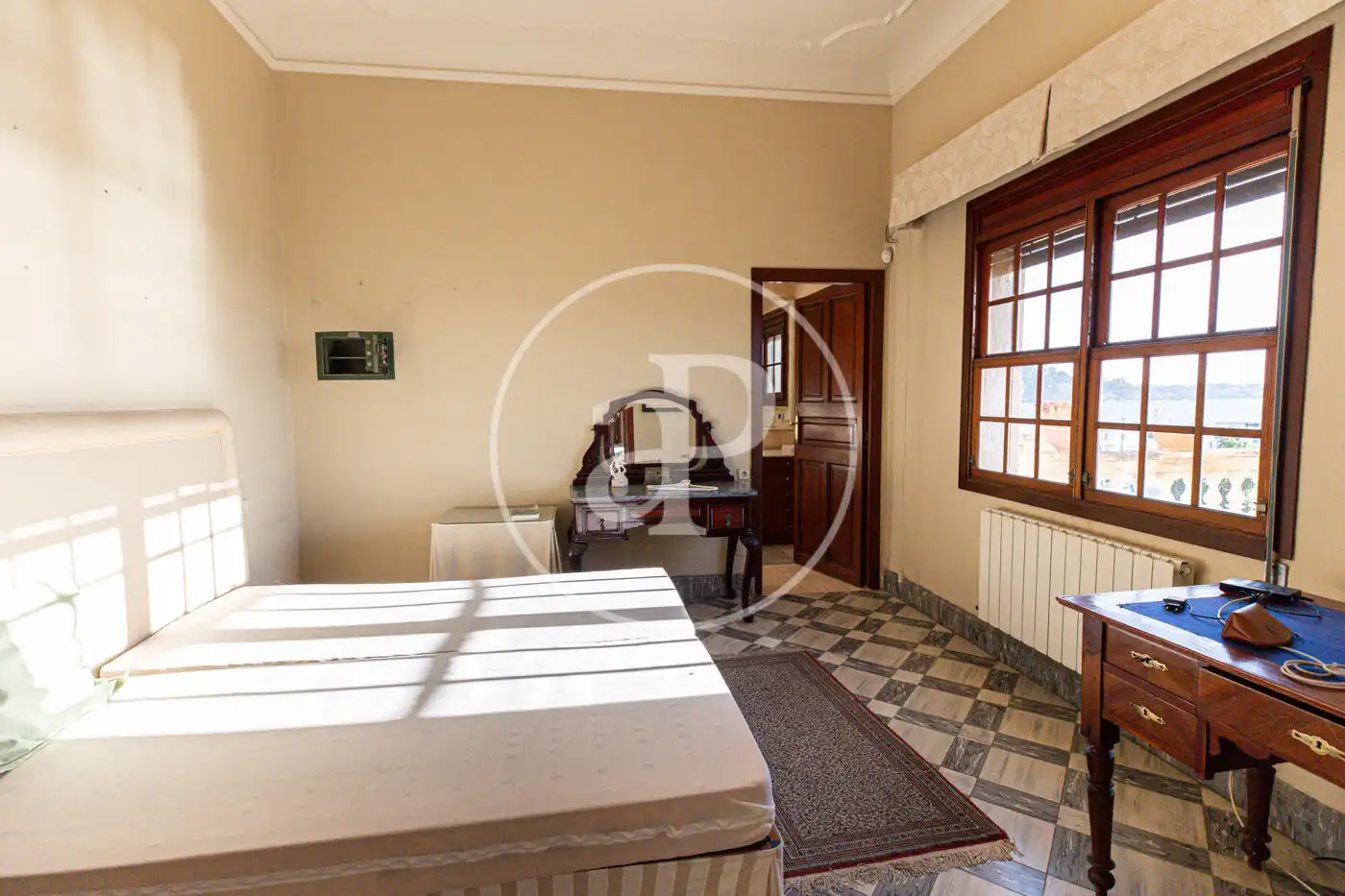 Houses for sale in Carrer de Victorio Luzuriaga, Sant Agustí