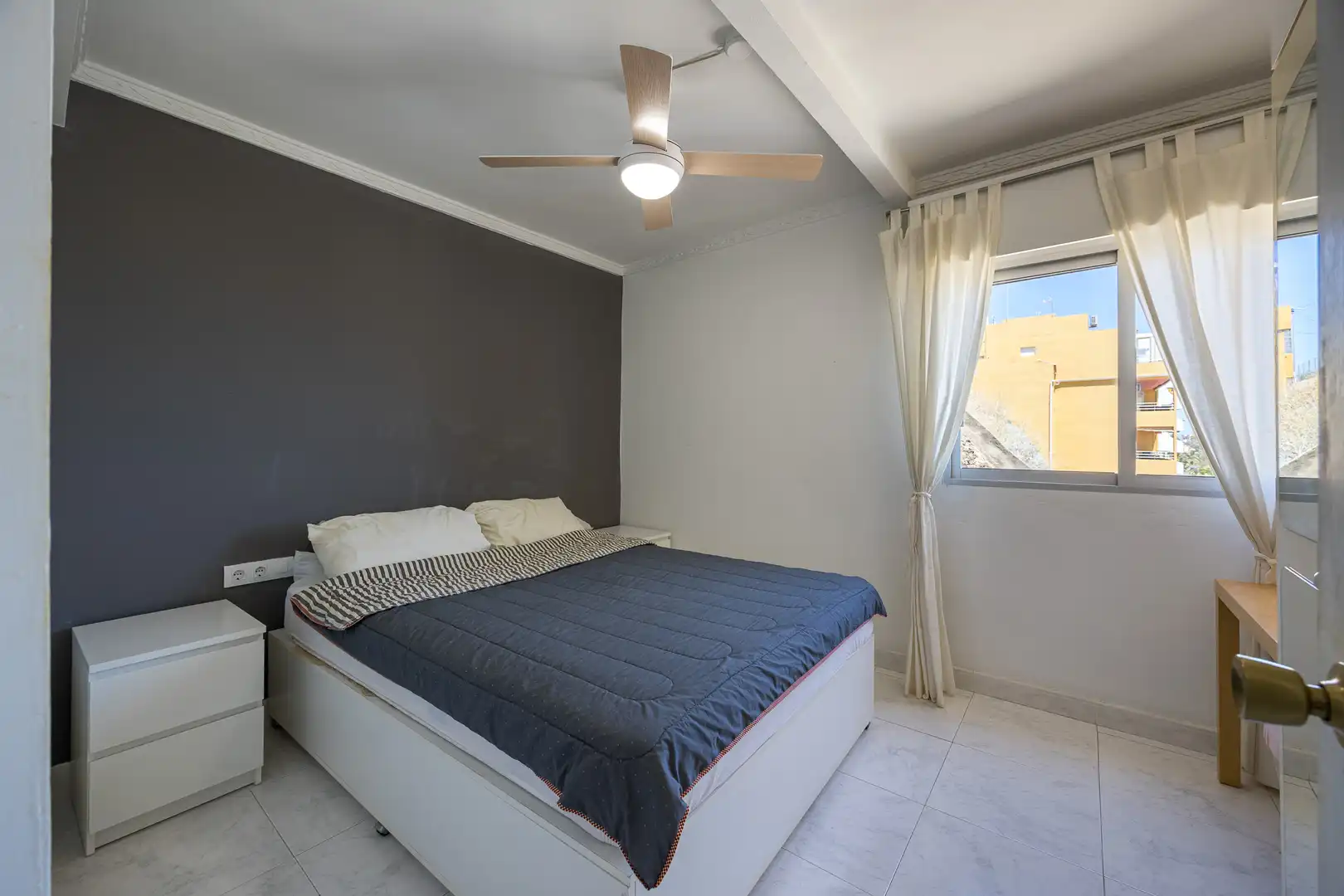Schlafzimmer von Wohnungen zum Verkauf in Villajoyosa / La Vila Joiosa mit Möbliert