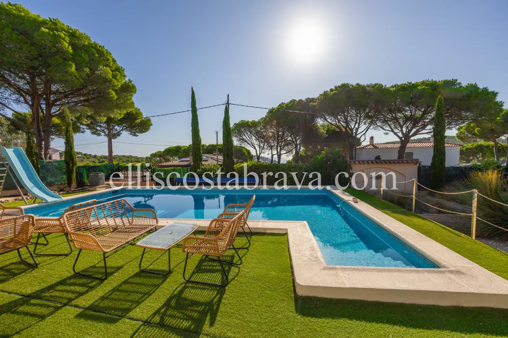 Casa con terraza en venta en Port - La Cota - Puig Sec