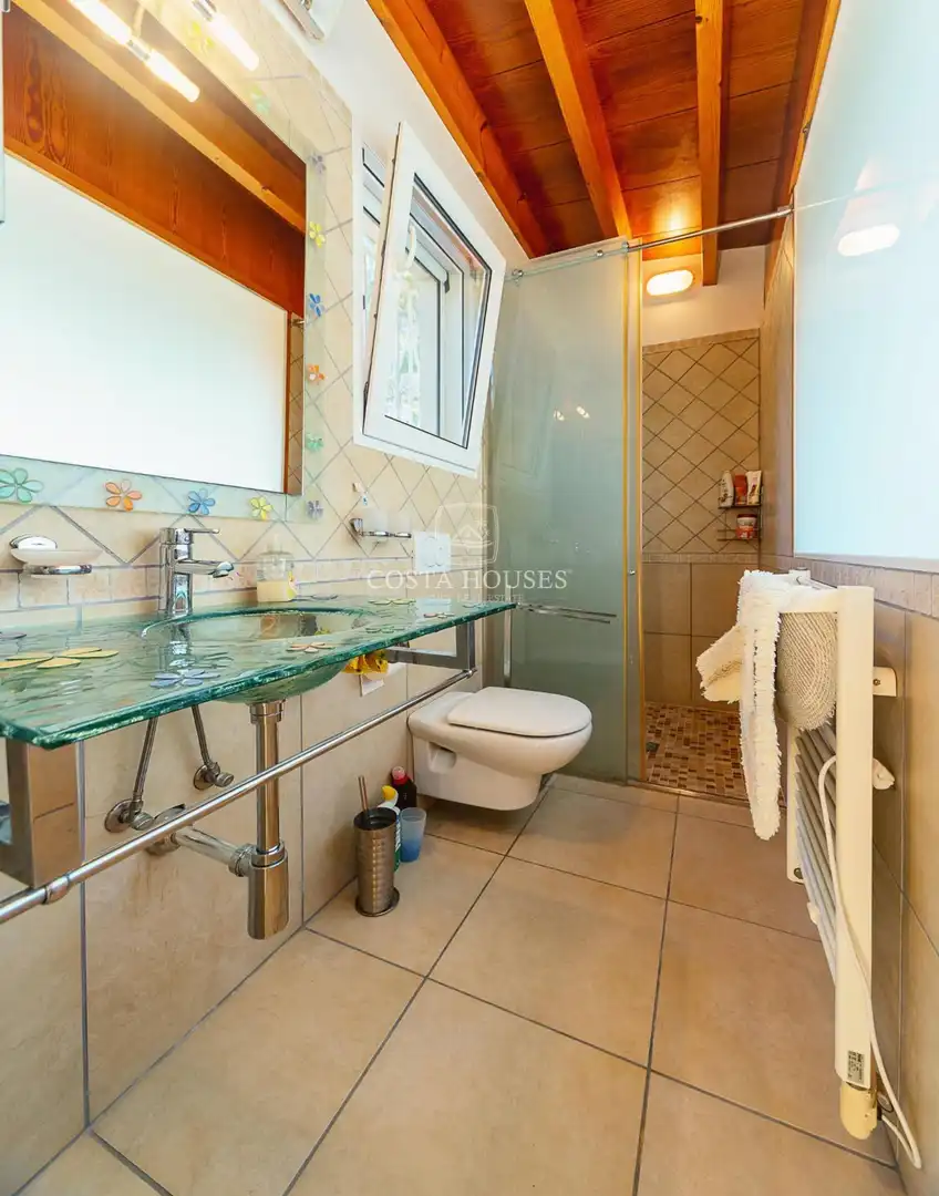 Bathroom of Houses for sale in Dénia  with Air Conditioner, Heating and Private garden