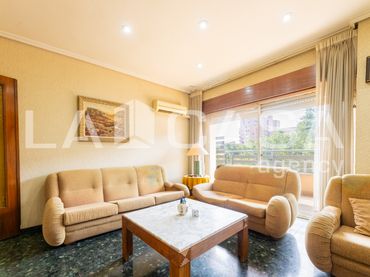 Wohnung mit Balkon zum Verkauf in Algirós