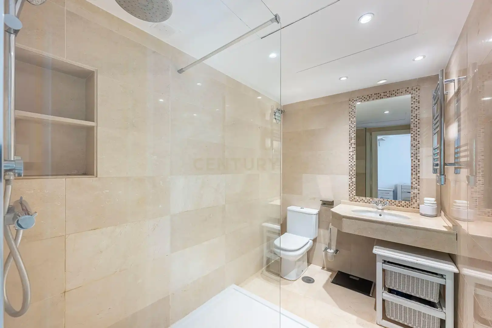 Baño de Apartamento en venta en Marbella con Aire acondicionado, Jardín privado y Trastero