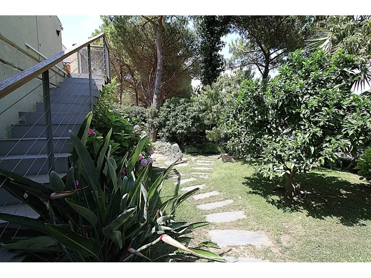 Garten von Wohnung zum Verkauf in Lloret de Mar mit Klimaanlage, Heizung und Privatgarten