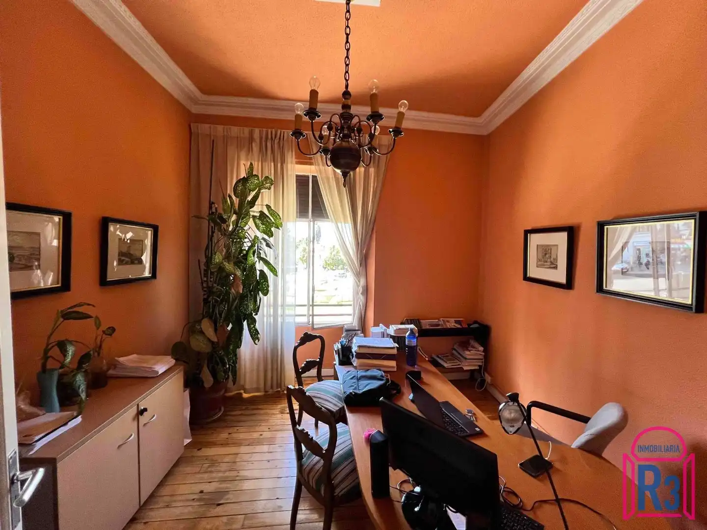 Comedor de Piso en venta en León Capital  con Calefacción y Trastero