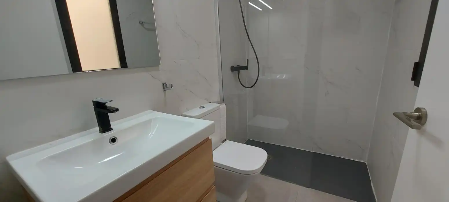 Bany de Pis en venda en Sagunto / Sagunt amb Aire condicionat, Parquet i Terrassa