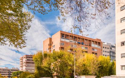 Exterior view of Duplex for sale in  Madrid Capital  with Terrace