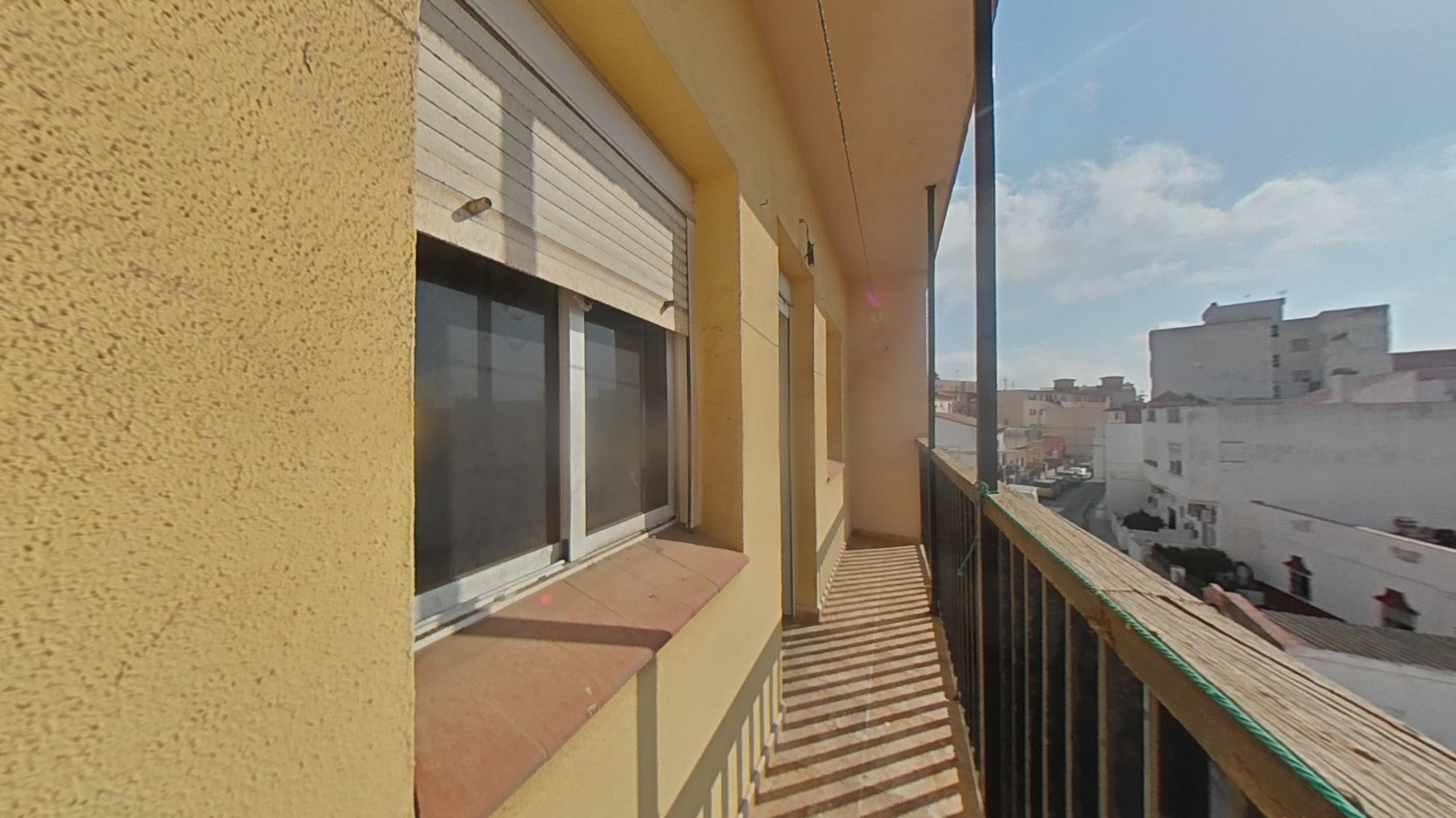 Terraza de Piso en venta en Algeciras con Balcón