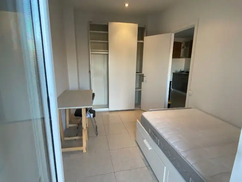 Habitación de Piso para compartir en Manresa con Aire acondicionado, Calefacción y Parquet