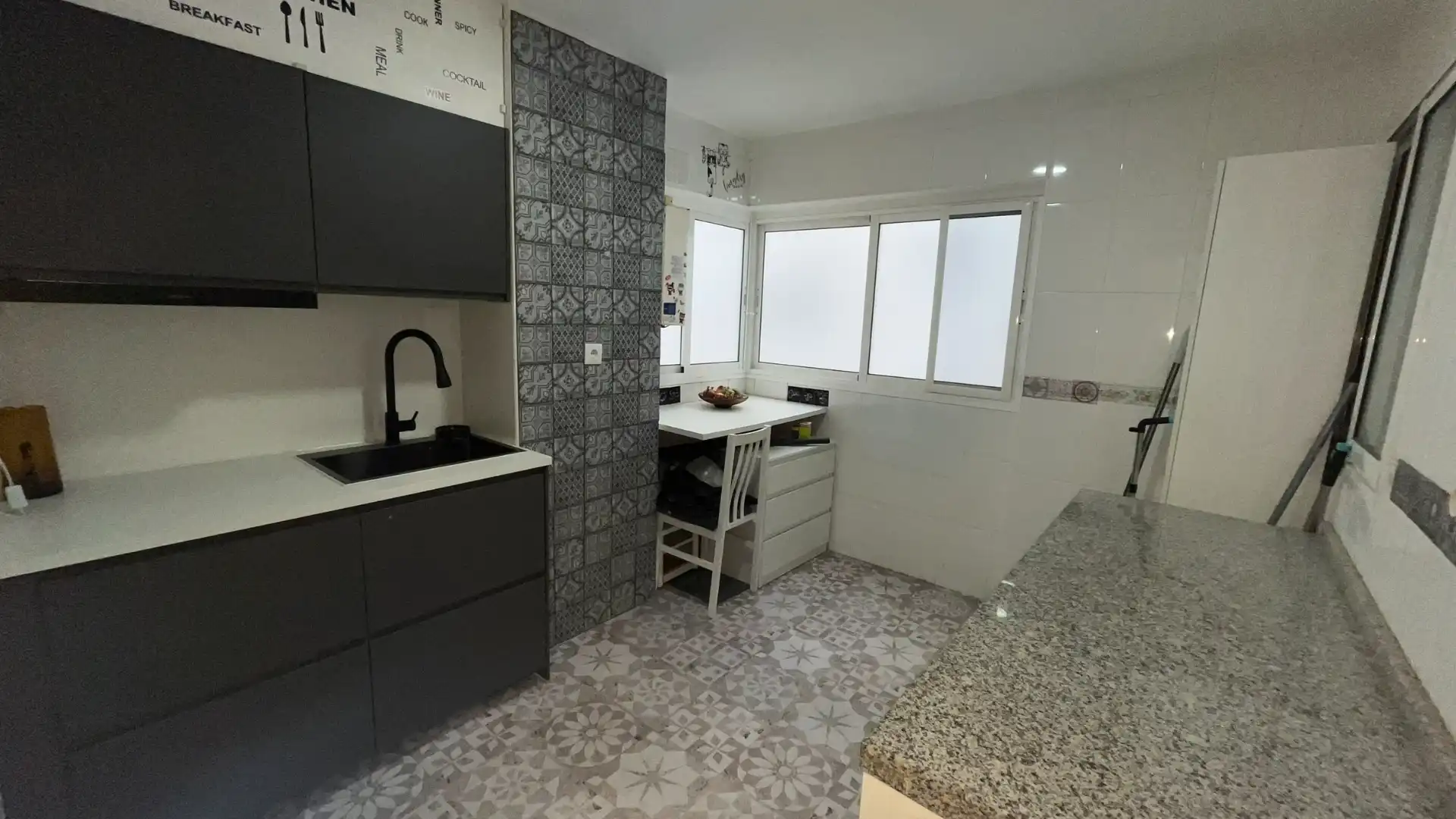 Kitchen of Flat for sale in Málaga  with Air Conditioner and Heating