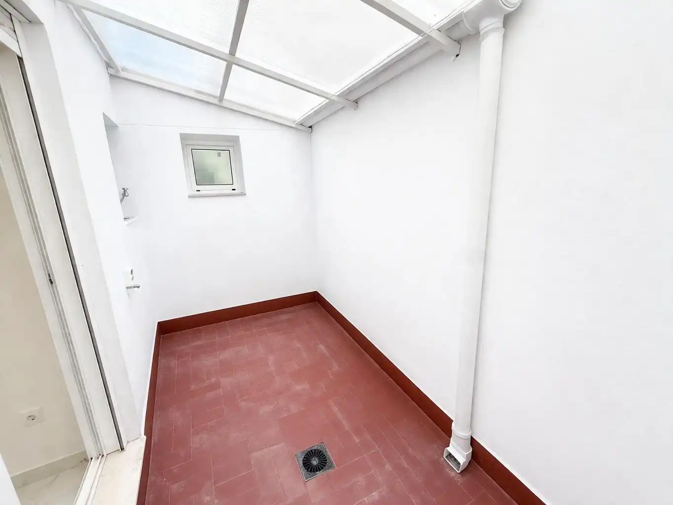 Erdgeschoss zum Verkauf in Torrevieja mit Klimaanlage, Terrasse und Schwimmbad
