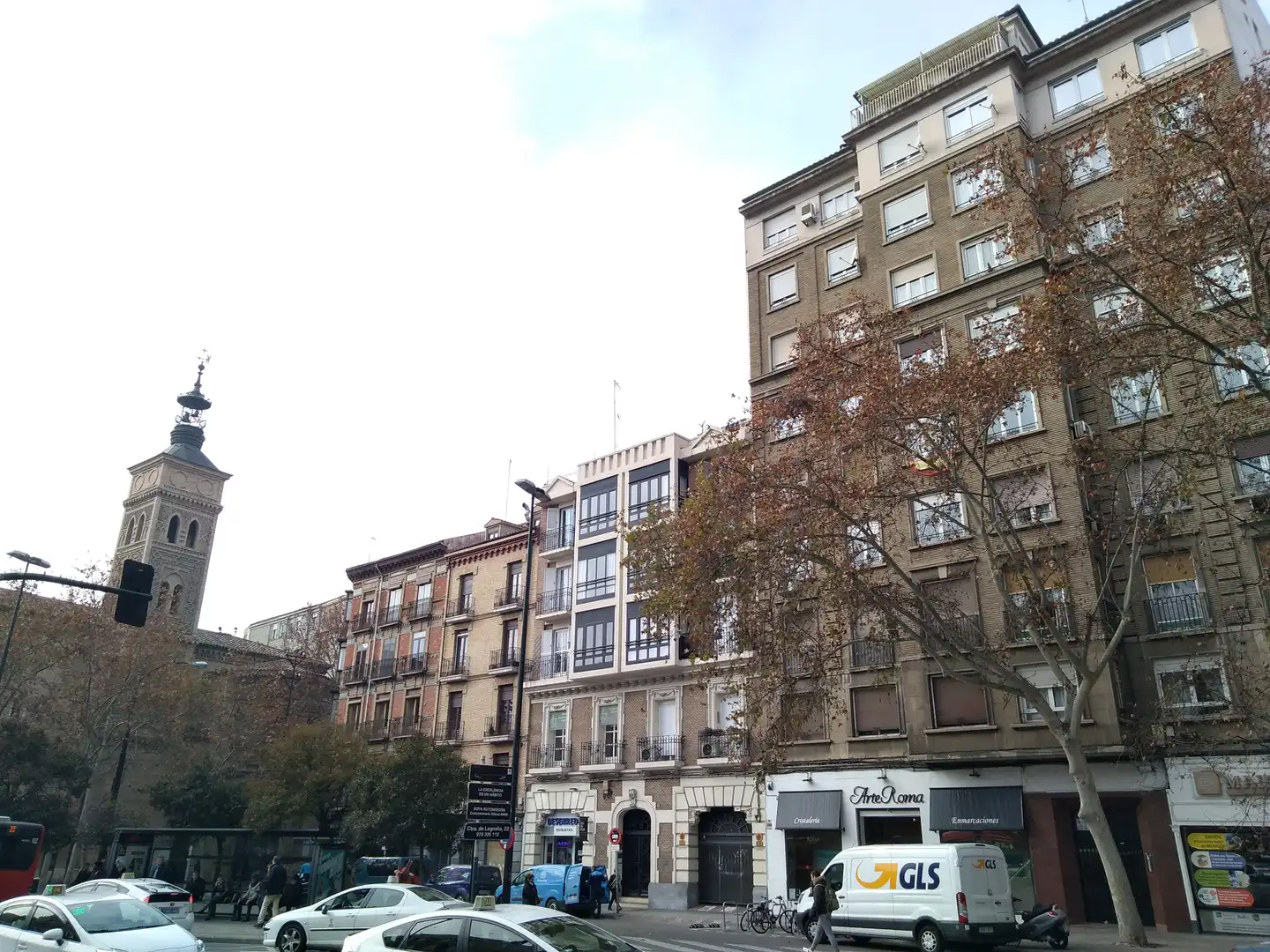 Vista exterior de Piso en venta en Zaragoza con Parquet