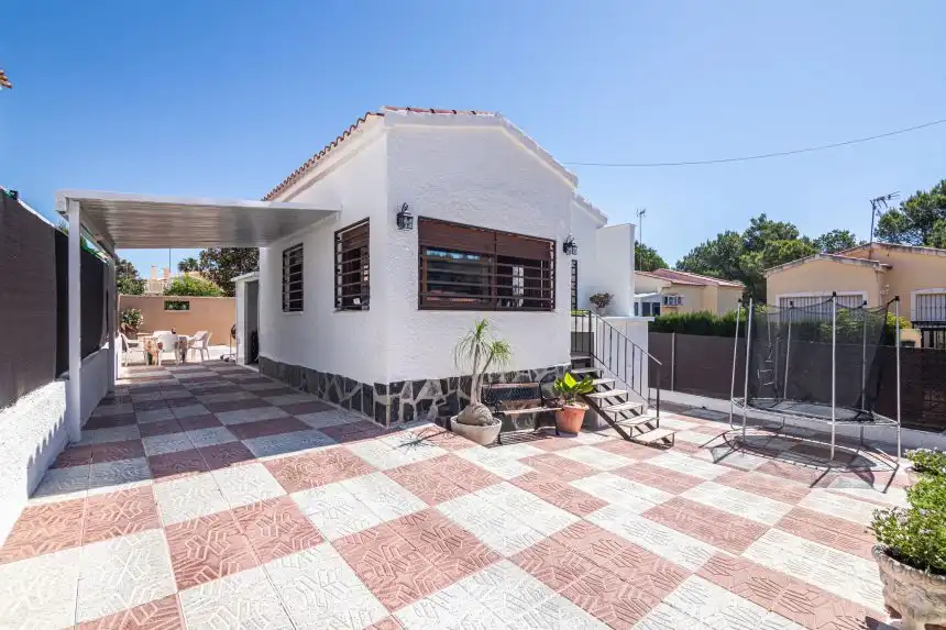 Exterior view of Houses for sale in San Fulgencio  with Air Conditioner, Private garden and Terrace