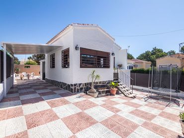 Villa con giardino in vendita a Calle París 37