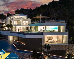 Vista exterior de Casa o xalet en venda en Santa Eulària des Riu amb Terrassa, Piscina i Moblat